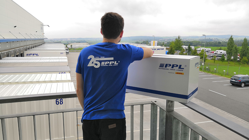 PPL v nových tričkách 25 let