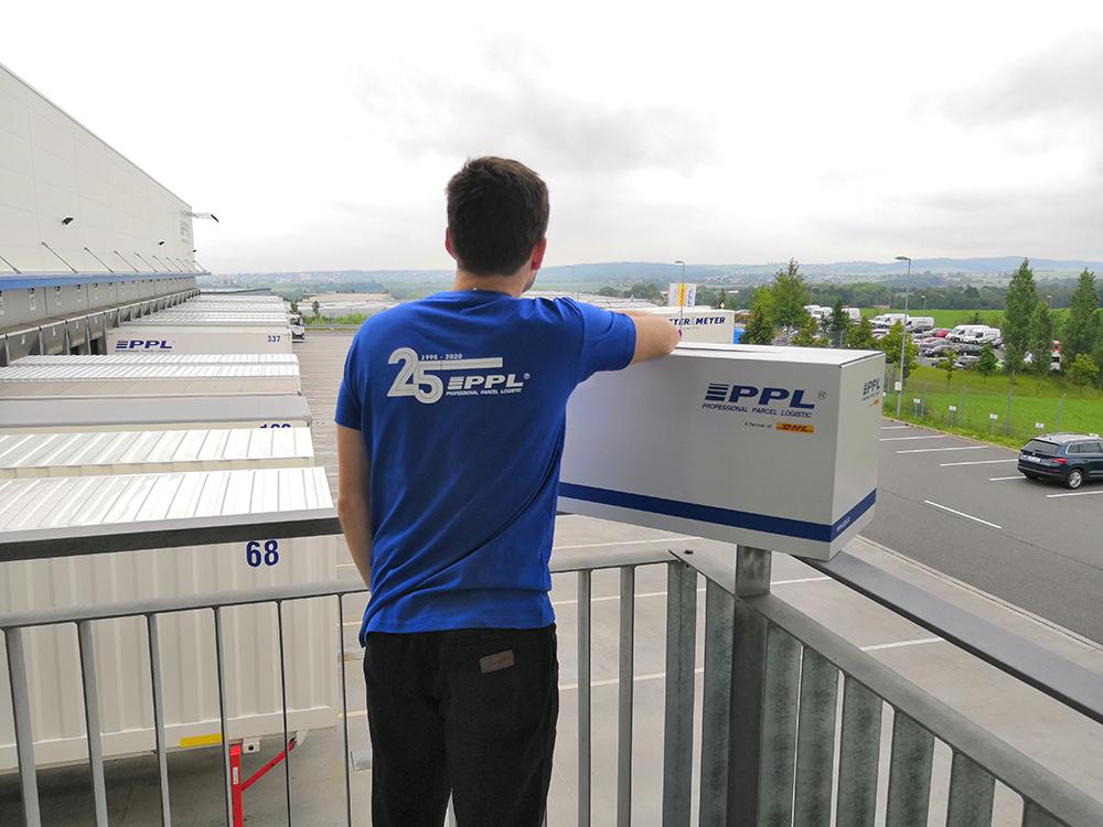 PPL v nových tričkách 25 let